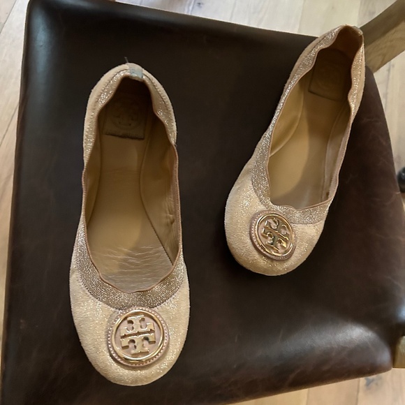 TORY BURCH LOGO BALLET FLATS DRESS SHOES GOLD SPARKLE SIZE 9.5 - Picture 5 of 10